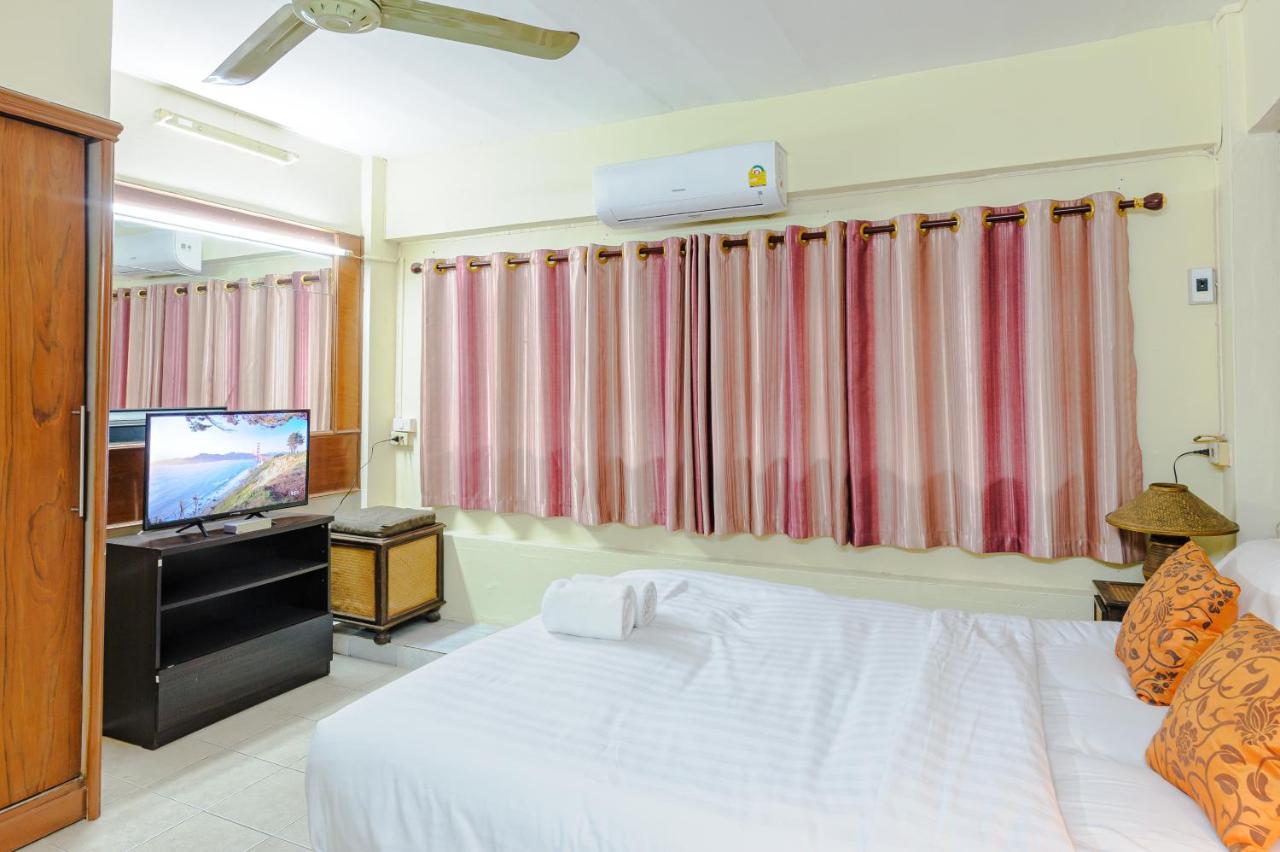 High5 Guesthouse Pattaya Exterior photo