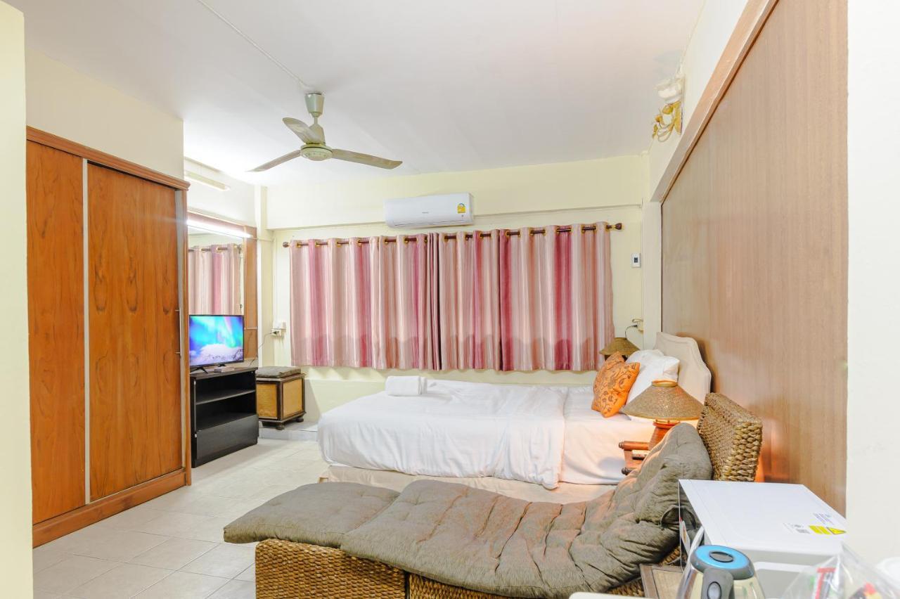 High5 Guesthouse Pattaya Exterior photo