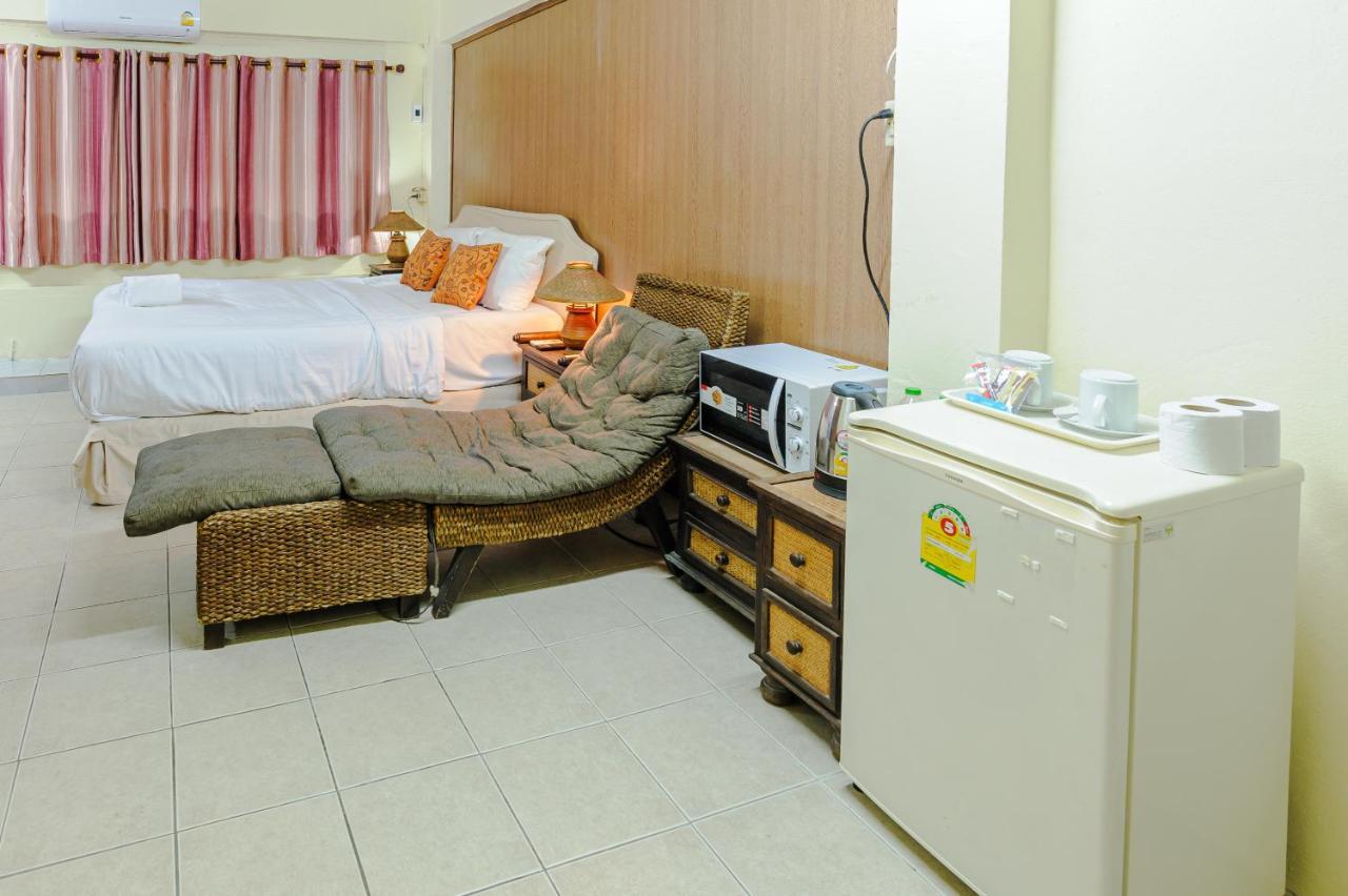 High5 Guesthouse Pattaya Exterior photo