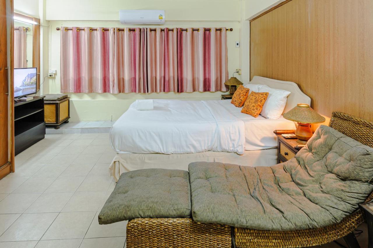 High5 Guesthouse Pattaya Exterior photo