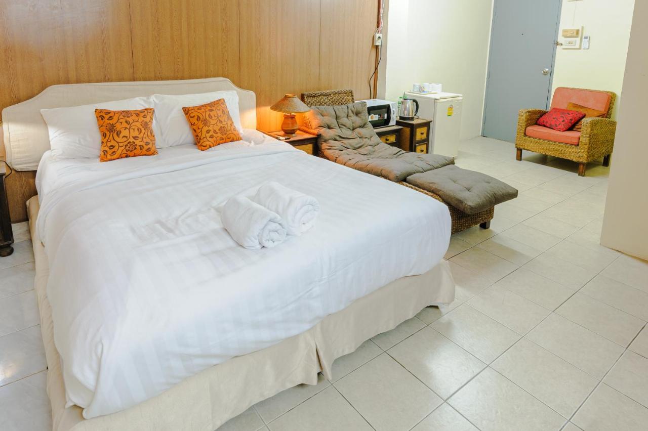 High5 Guesthouse Pattaya Exterior photo