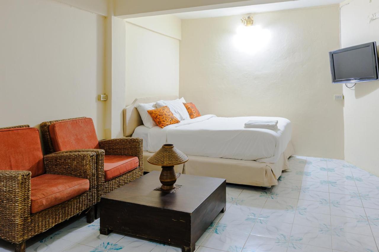 High5 Guesthouse Pattaya Exterior photo