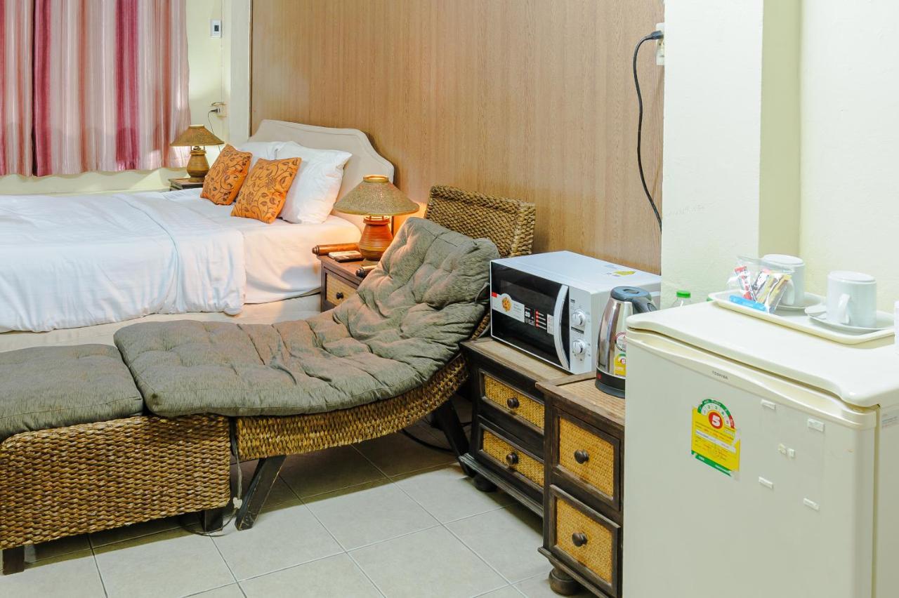 High5 Guesthouse Pattaya Exterior photo