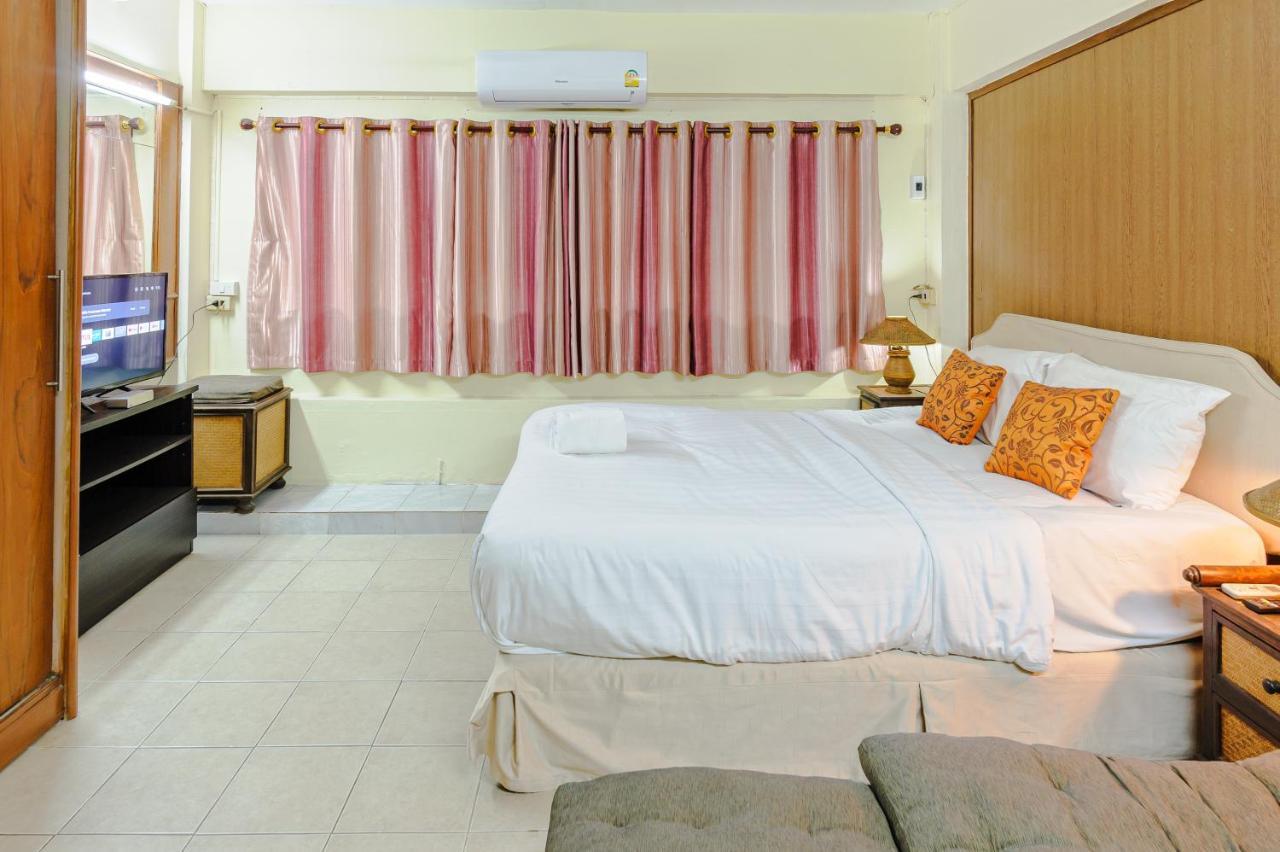 High5 Guesthouse Pattaya Exterior photo