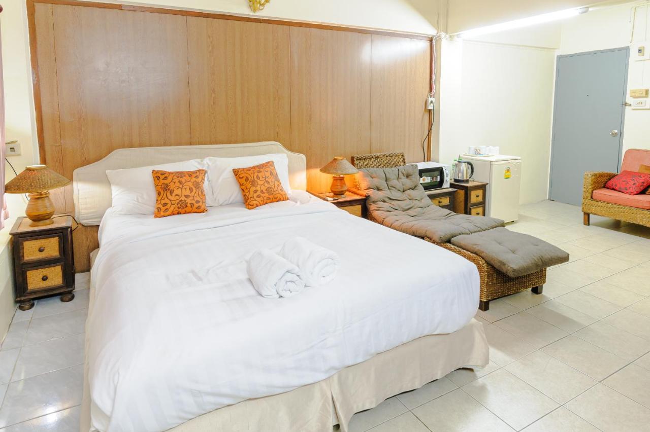 High5 Guesthouse Pattaya Exterior photo