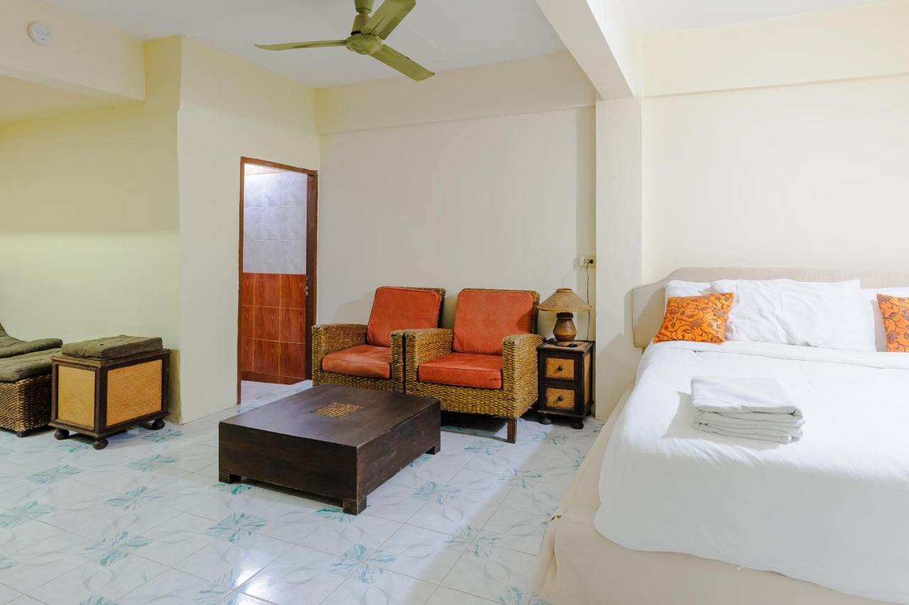 High5 Guesthouse Pattaya Exterior photo