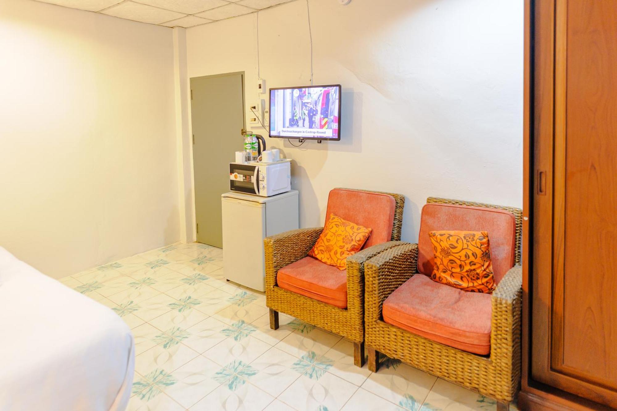 High5 Guesthouse Pattaya Exterior photo