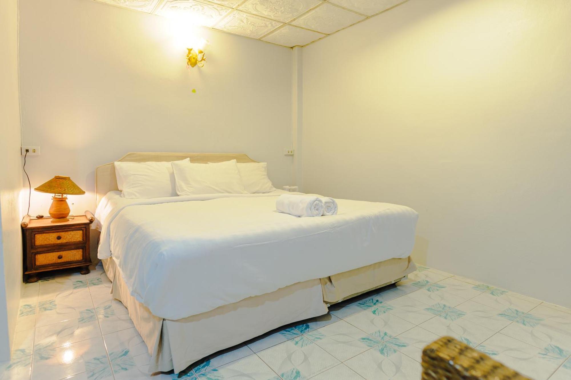 High5 Guesthouse Pattaya Exterior photo