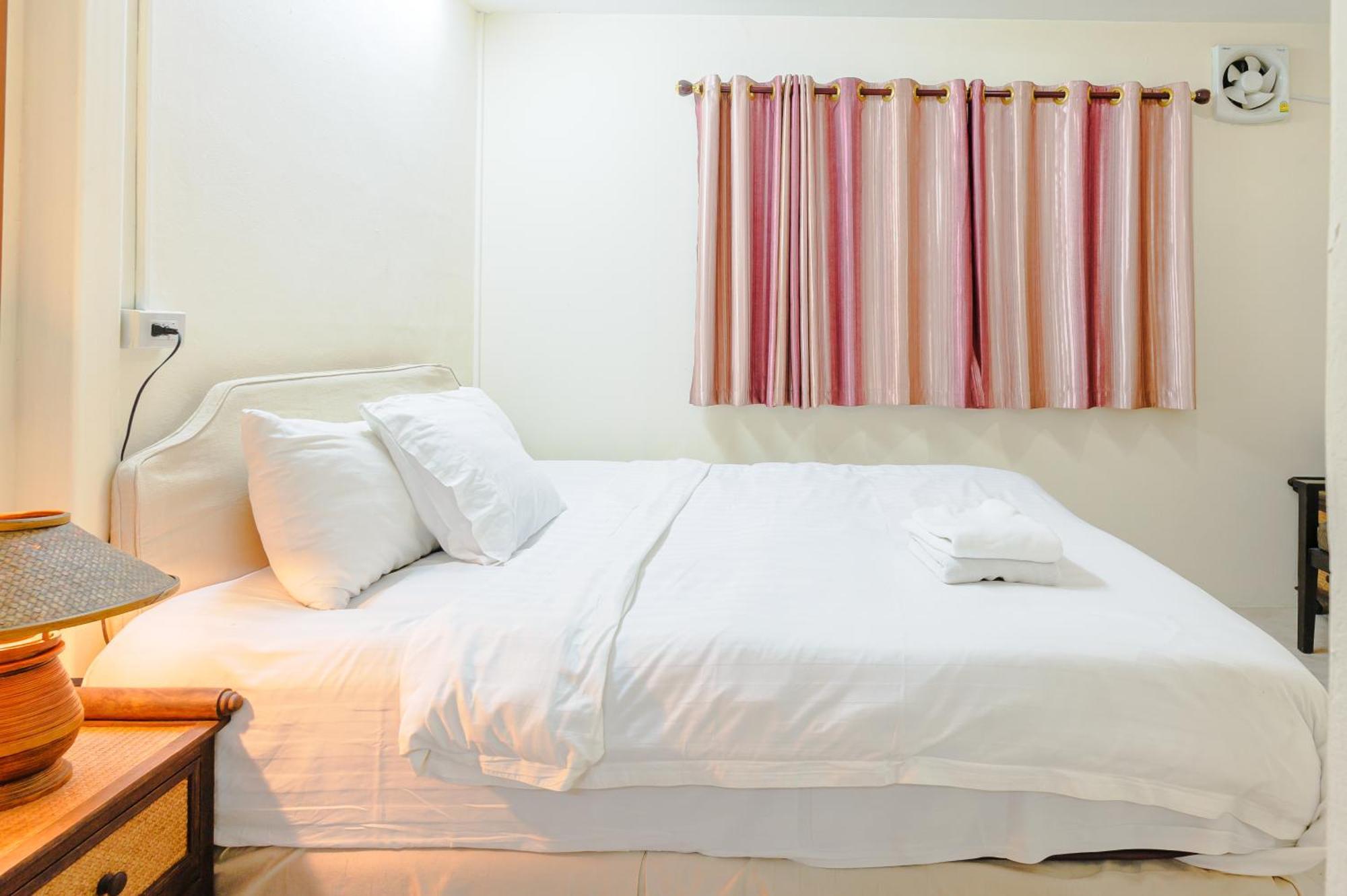 High5 Guesthouse Pattaya Exterior photo