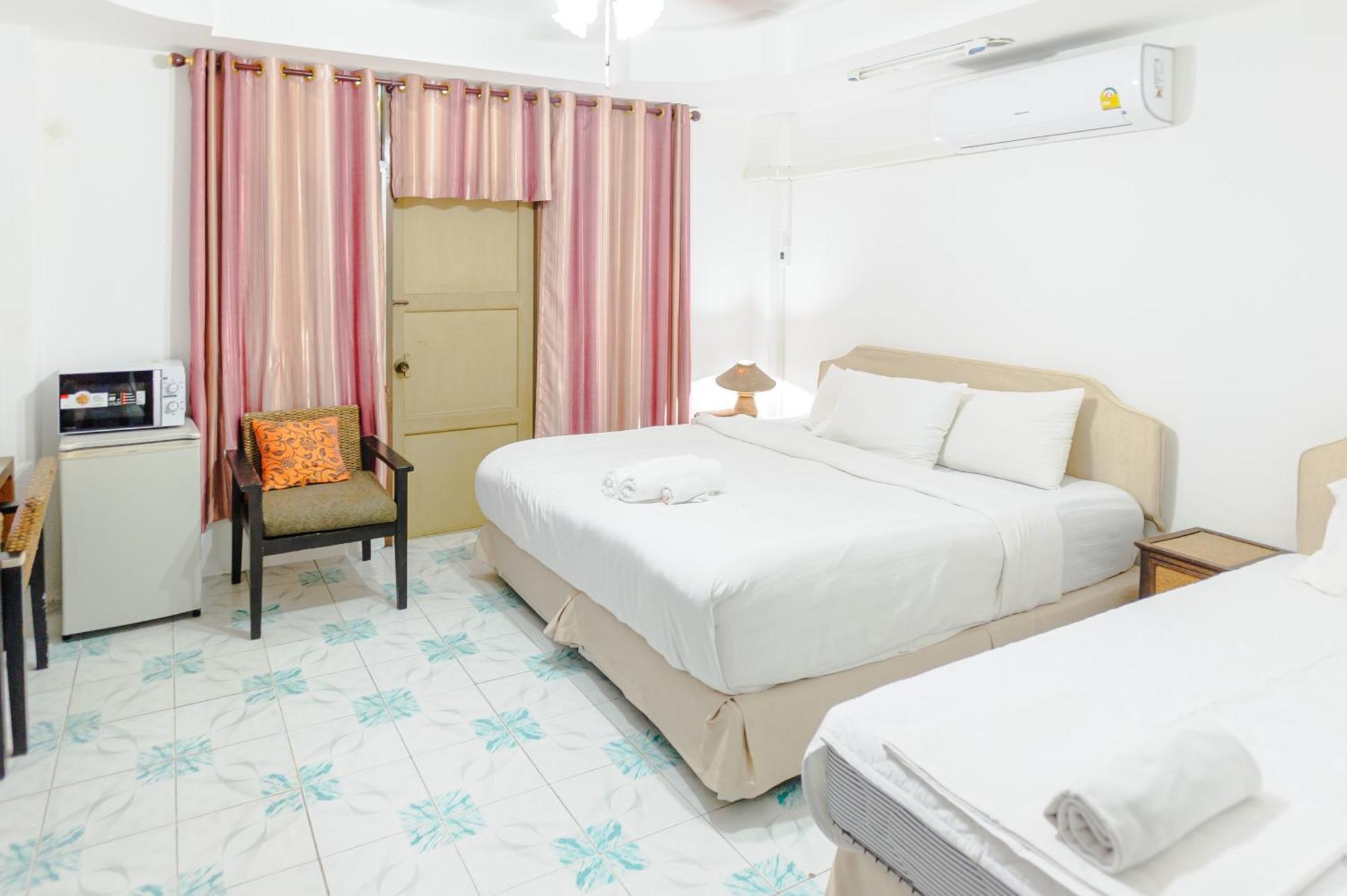 High5 Guesthouse Pattaya Exterior photo