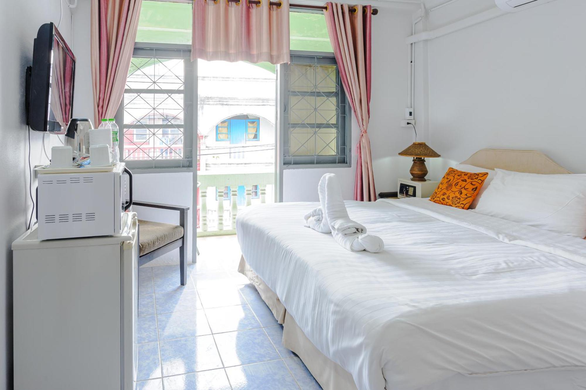 High5 Guesthouse Pattaya Exterior photo