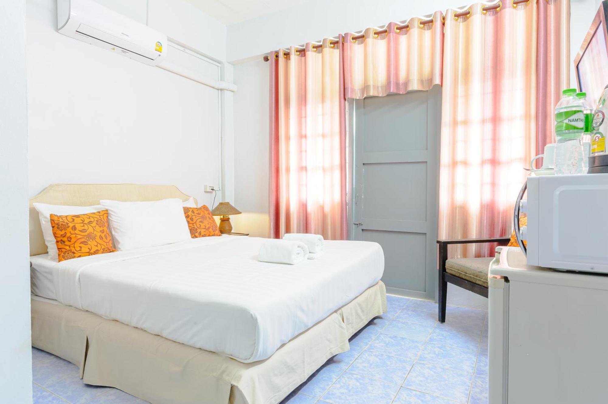 High5 Guesthouse Pattaya Exterior photo