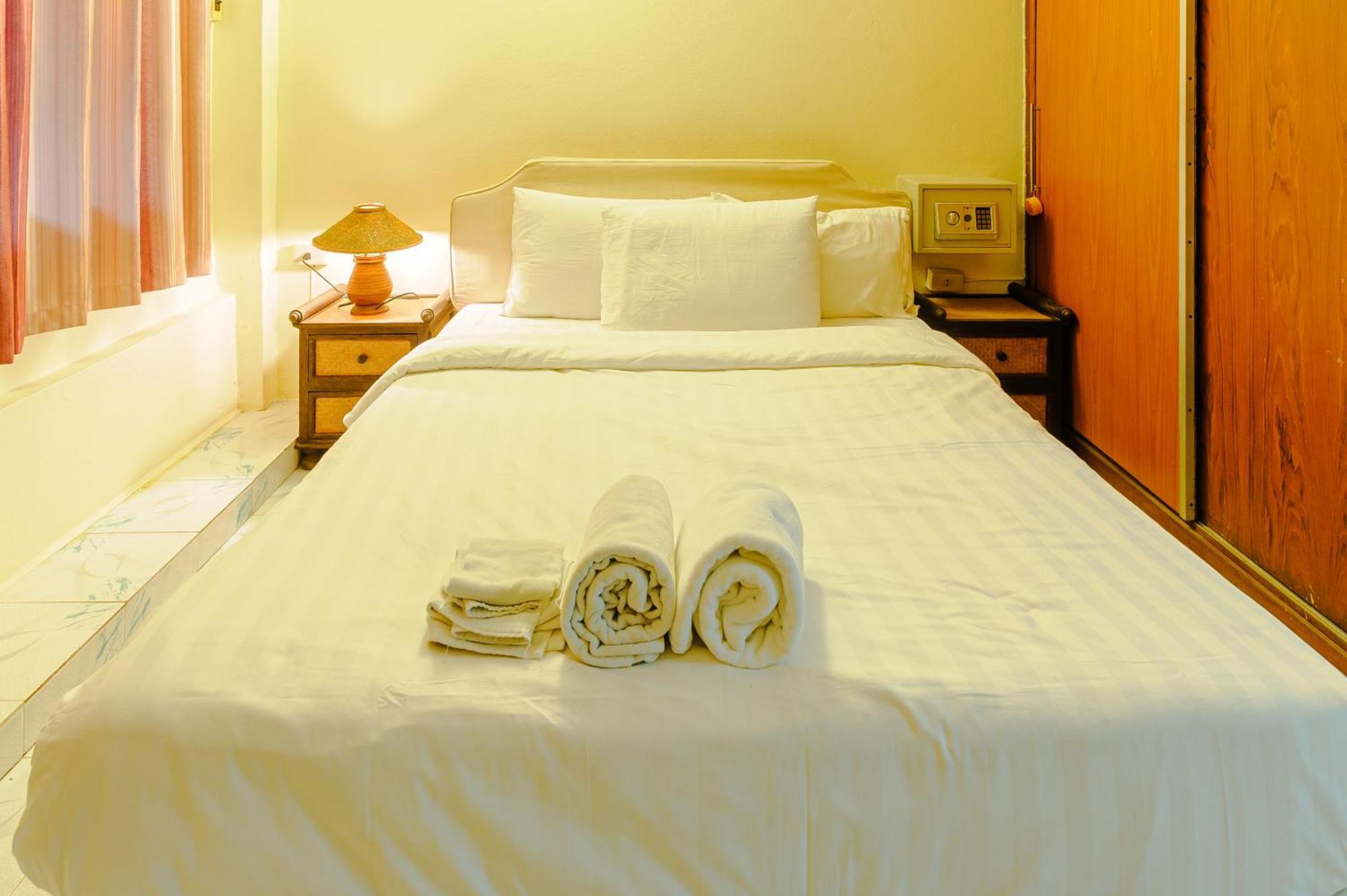 High5 Guesthouse Pattaya Exterior photo