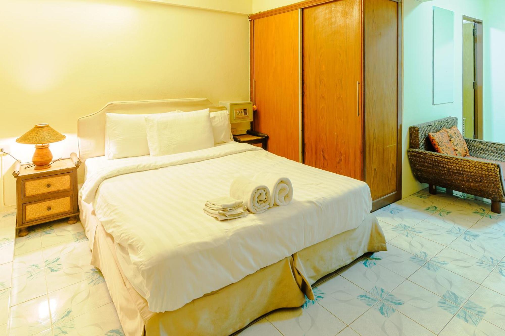 High5 Guesthouse Pattaya Exterior photo
