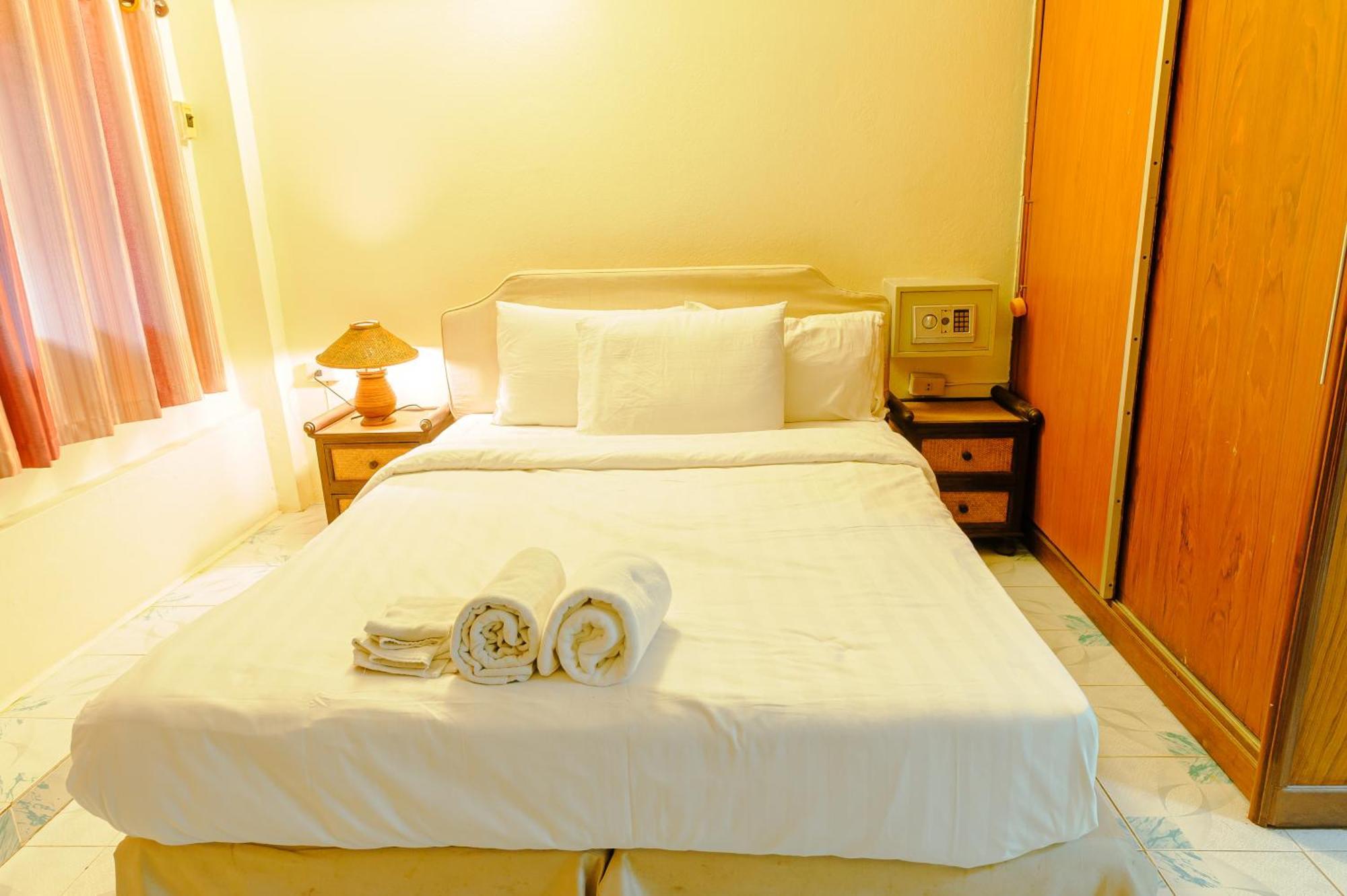 High5 Guesthouse Pattaya Exterior photo