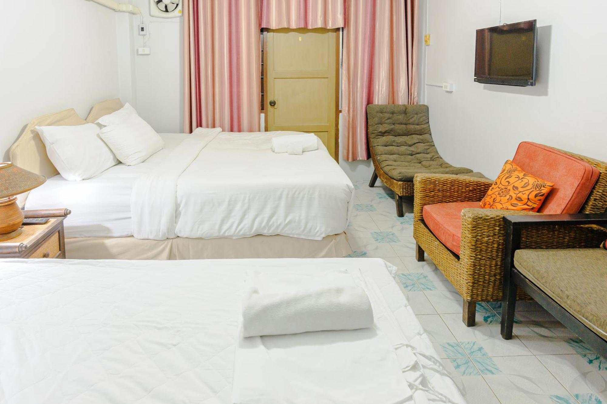High5 Guesthouse Pattaya Exterior photo