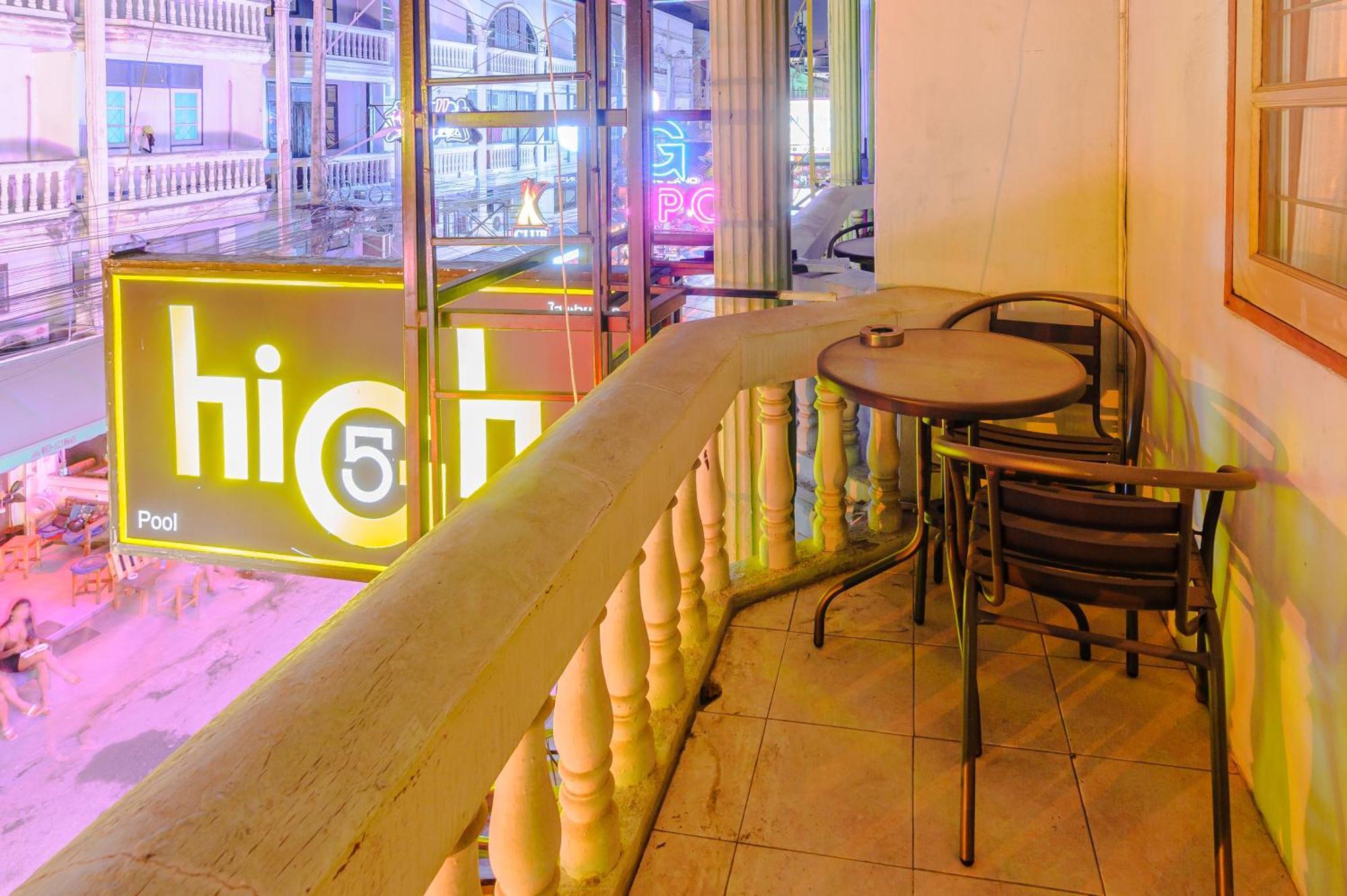 High5 Guesthouse Pattaya Exterior photo
